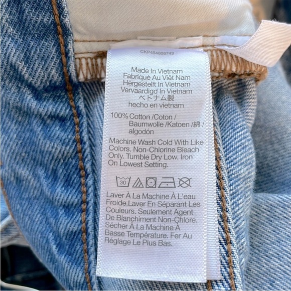 Madewell Relaxed Fit Hi Rise Denim Shorts. Destroyed Hem. Buttonfly. Size 30. - Picture 12 of 12